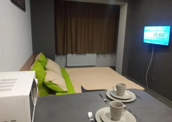 Apartment Yes 41 *
